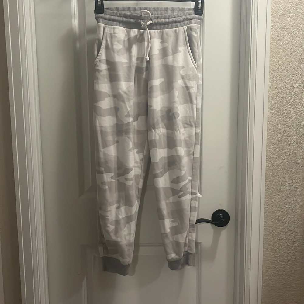 White camo sweatpants, extra small
